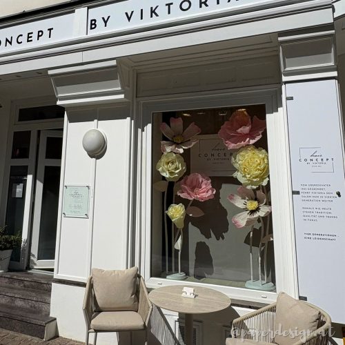 Auslage mit XXL Blumen Paperdesign Niederösterreich Wien Steiermark